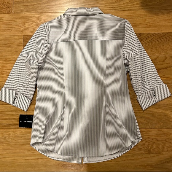 Set of 2 Liz Claiborne Stretch Blouses - Picture 7 of 11